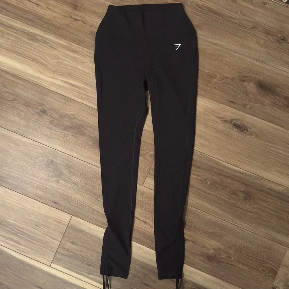 NWT GYM SHARK RIBBON ANKLE LEGGING S- BODY FIT BLACK - Picture 4 of 7